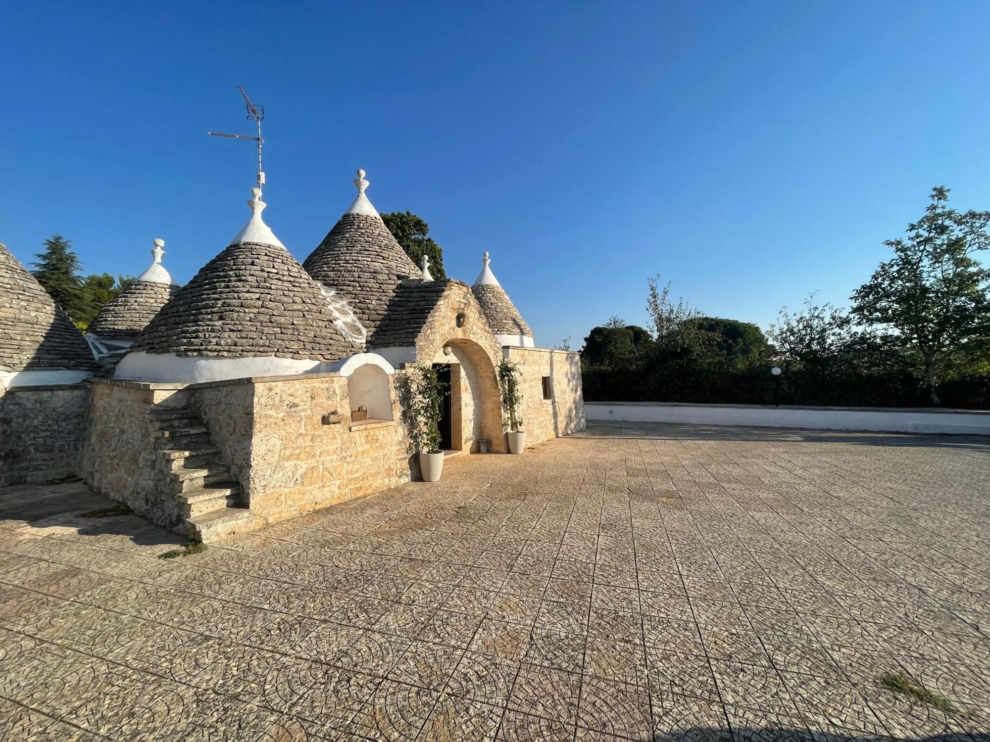 Trulli Del Sole Villa มาร์ตินาฟรังกา ภายนอก รูปภาพ