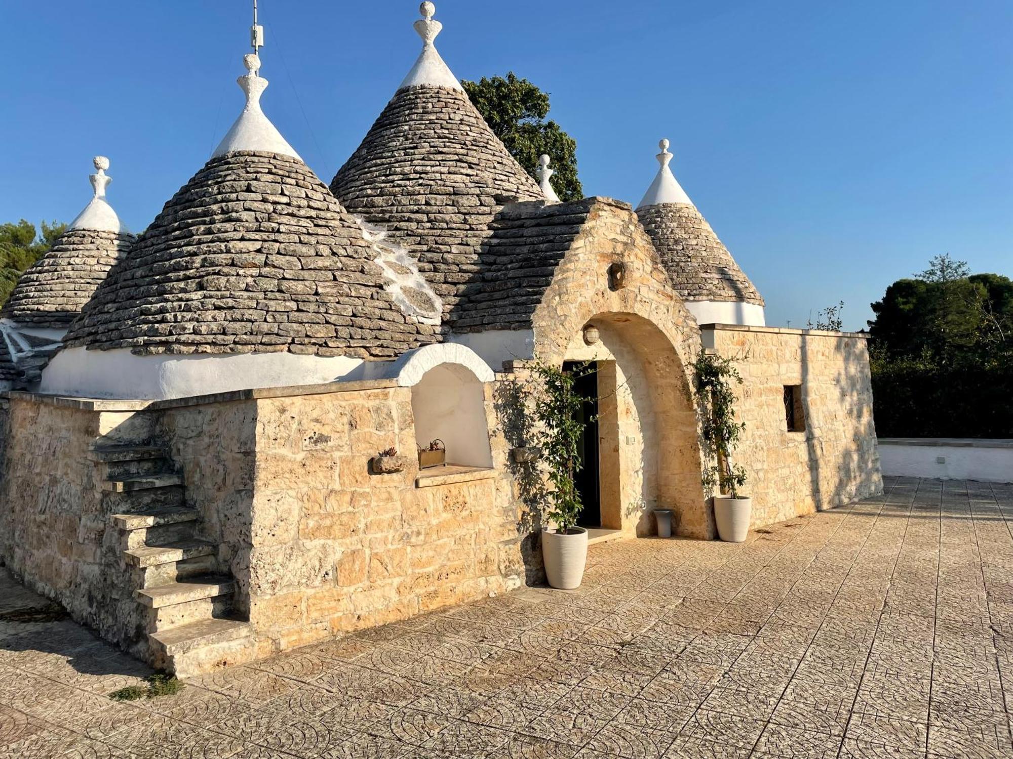 Trulli Del Sole Villa มาร์ตินาฟรังกา ภายนอก รูปภาพ