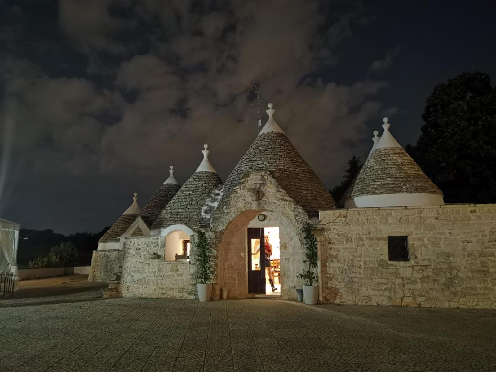 Trulli Del Sole Villa มาร์ตินาฟรังกา ภายนอก รูปภาพ